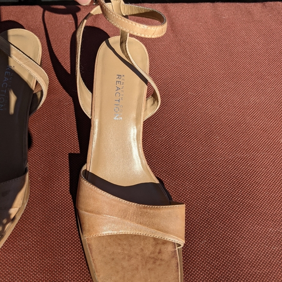 Kenneth Cole Reaction Tan Wedge flat heels Size 8 - Picture 2 of 6